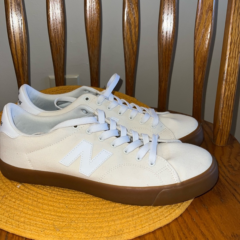 Hardly worn new balance sneakers